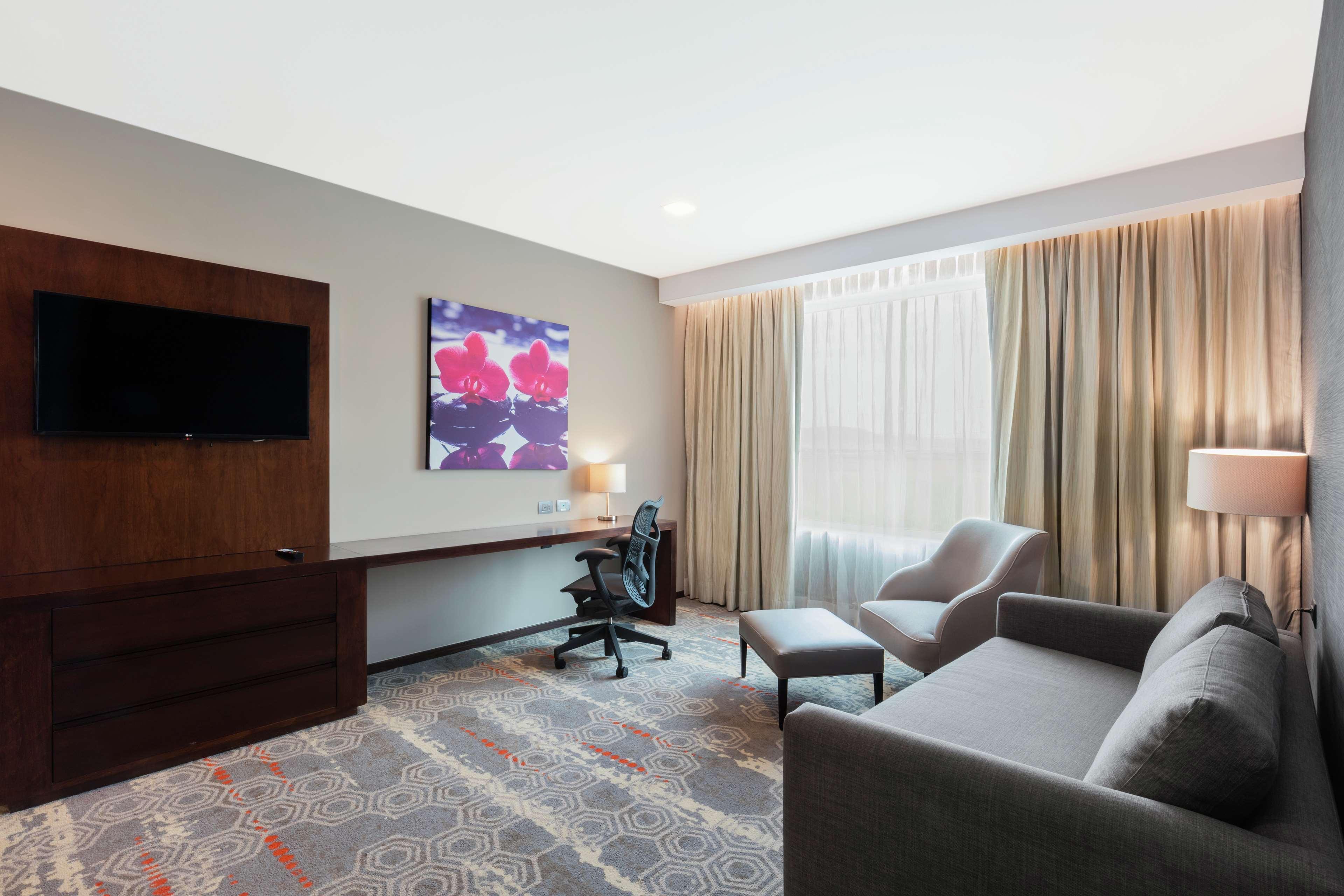 Hilton Garden Inn Саламанка Экстерьер фото