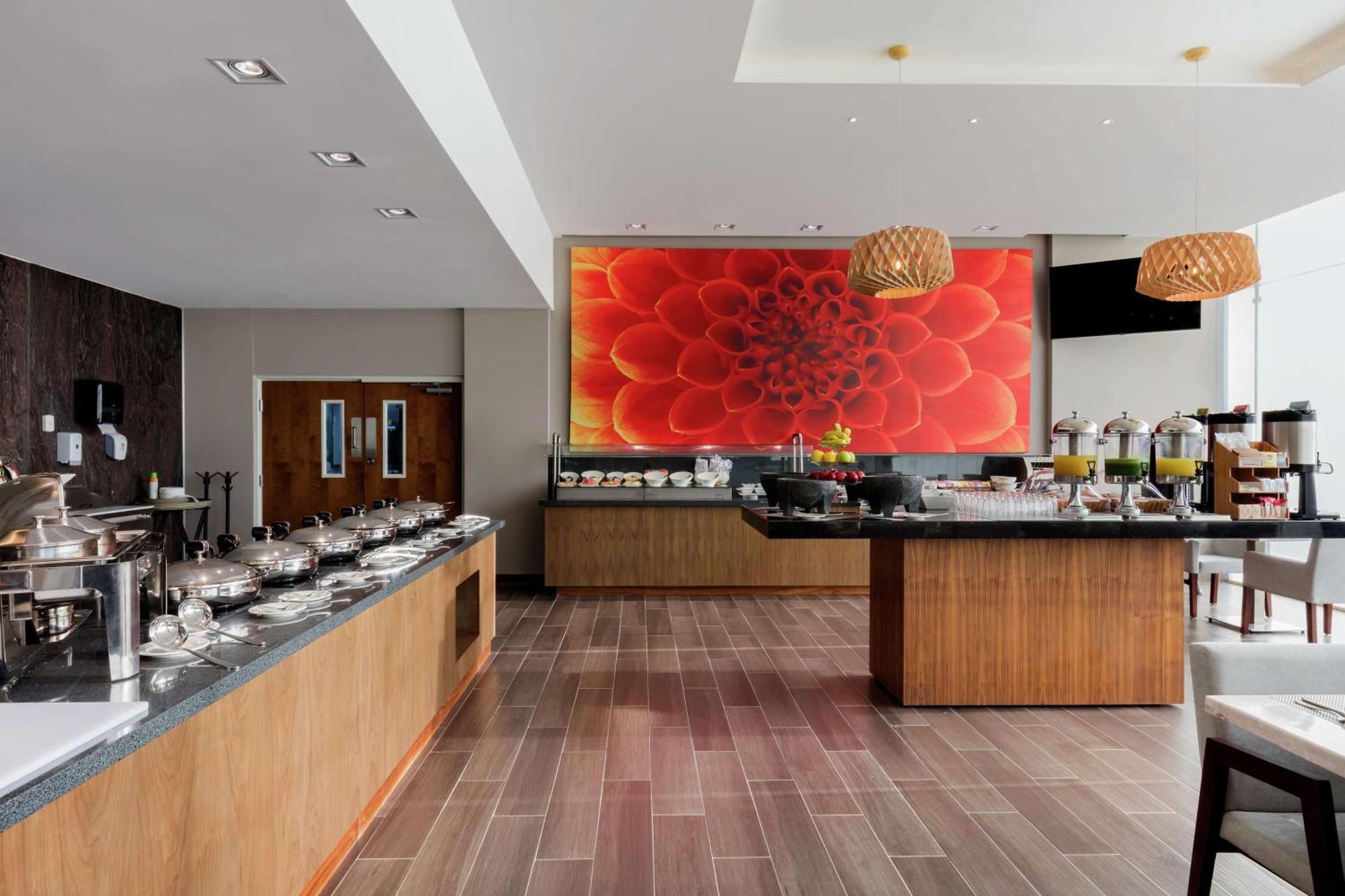 Hilton Garden Inn Саламанка Экстерьер фото